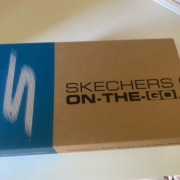 Women’s On the go Skechers Size 6 Taupe New - Picture 9 of 12